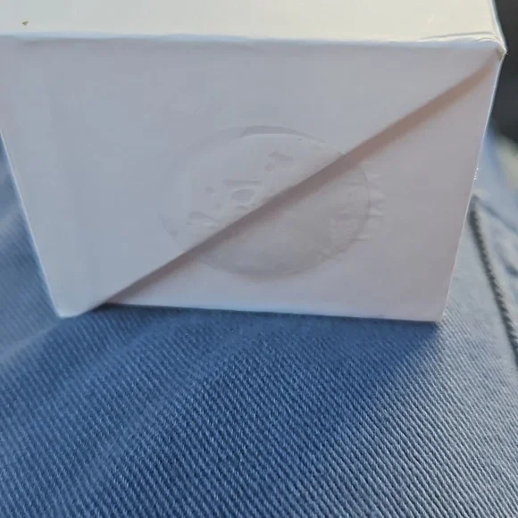 IL MAKIAGE Power Up Anti Aging Brightness Boosting Eye Treatment - Picture 2 of 4